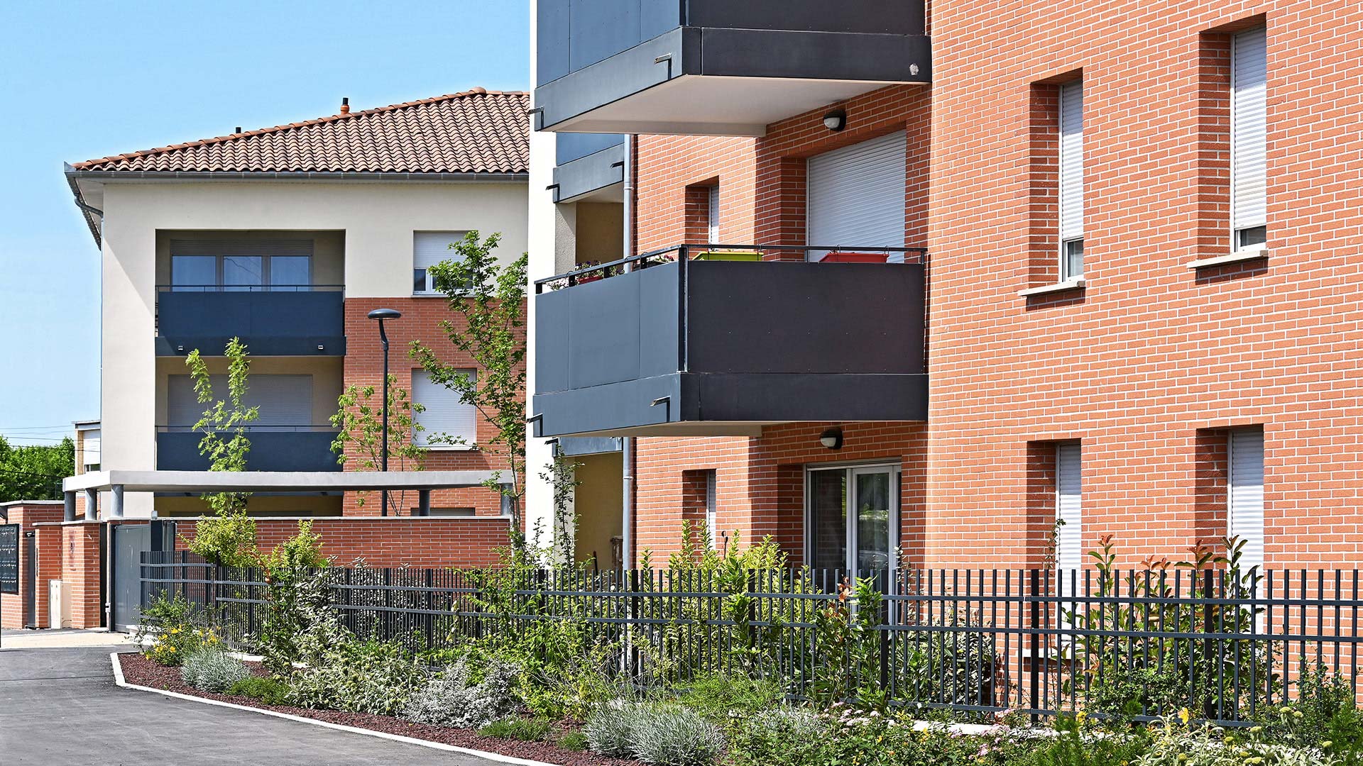 Résidence élégante toulousaine clôturée et sécurisée avec grands balcons à Saint-Jory.