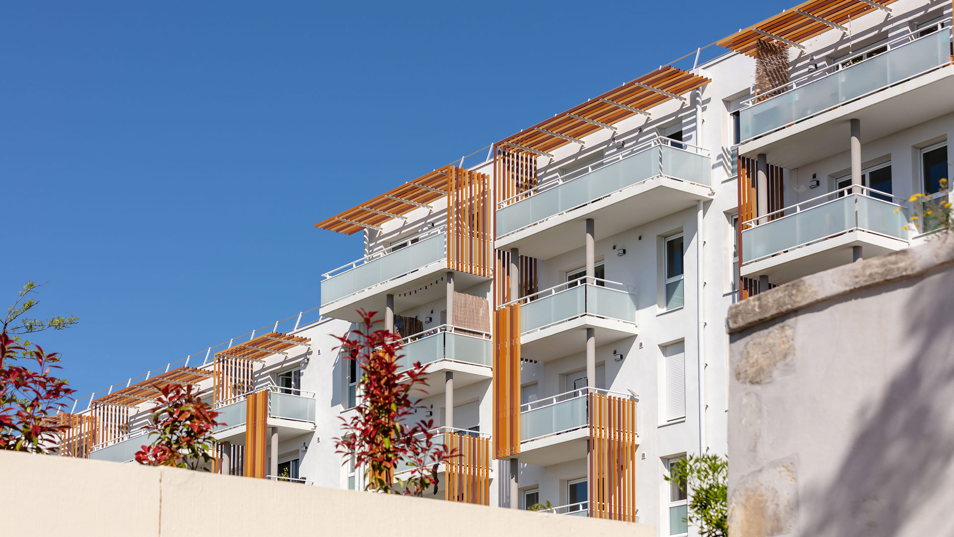 Appartements lumineux avec balcons à Nîmes.