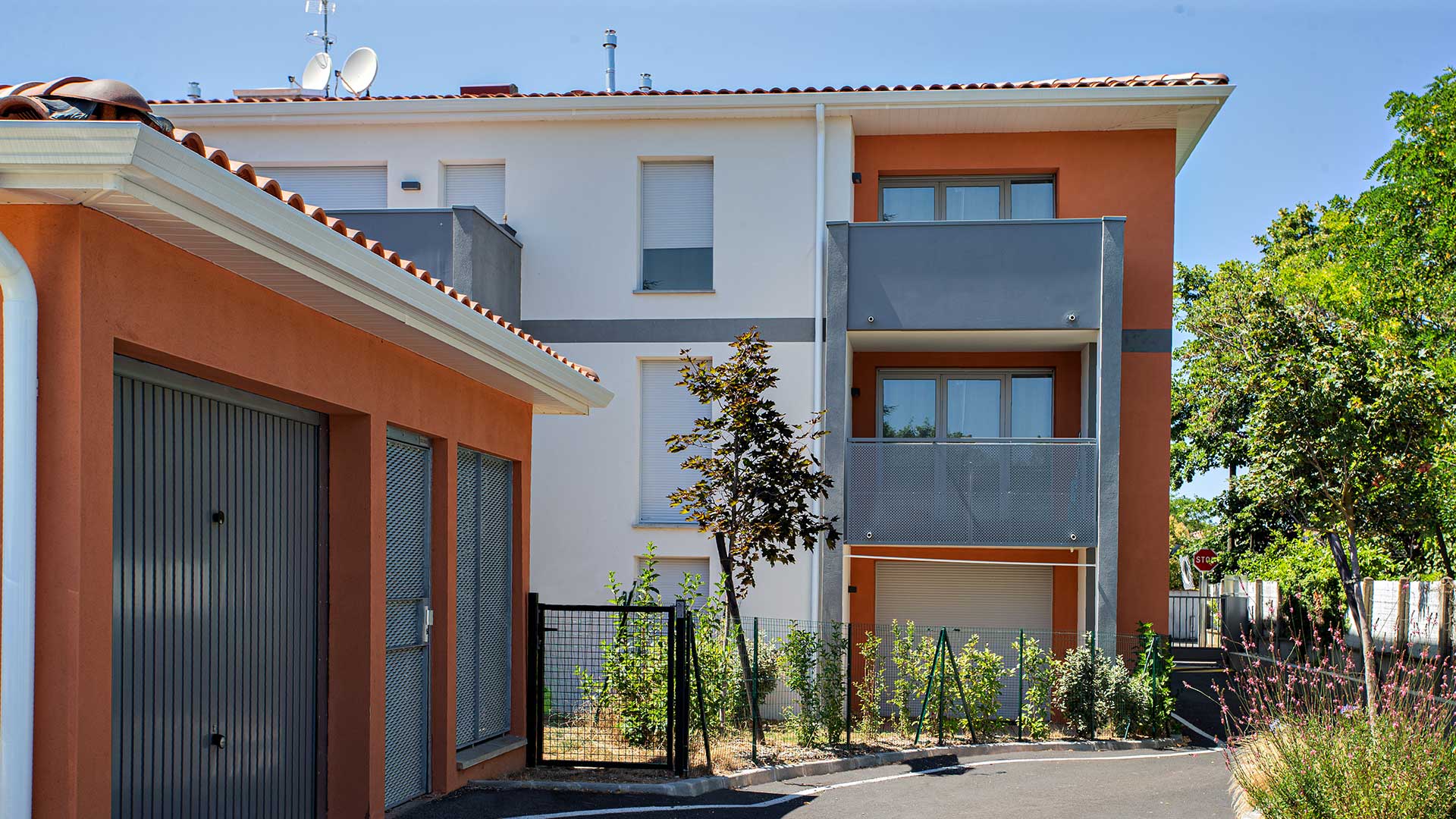 Copropriété intime avec appartements lumineux et agréables espaces extérieurs à Toulouse Lardenne.