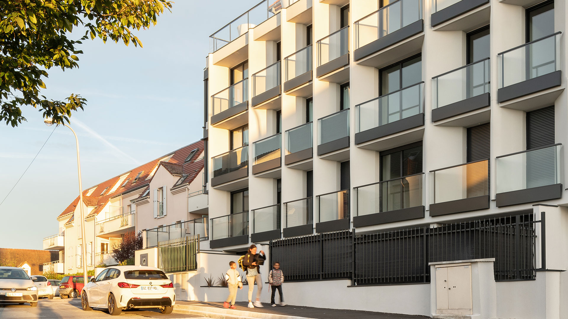 Résidence urbaine et chic à Arpajon avec de grandes terrasses en dernier étage.