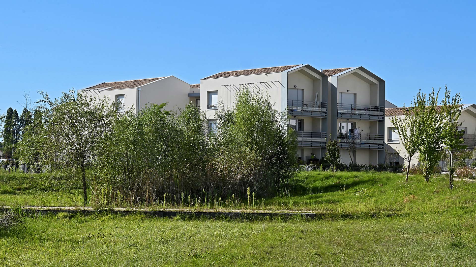 Environnement naturel pour une résidence au sein d’un éco-quartier à Bordeaux Saint-André-de-Cubzac.